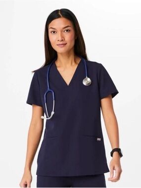 Figs Casma Three-Pocket Scrub Top in Navy Sz XS